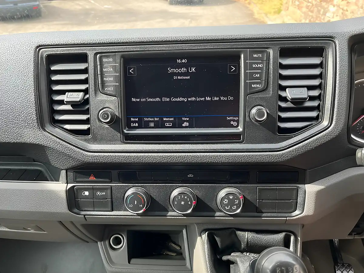 Used 2018 Volkswagen Crafter Startline White - Interior and Exterior details 12