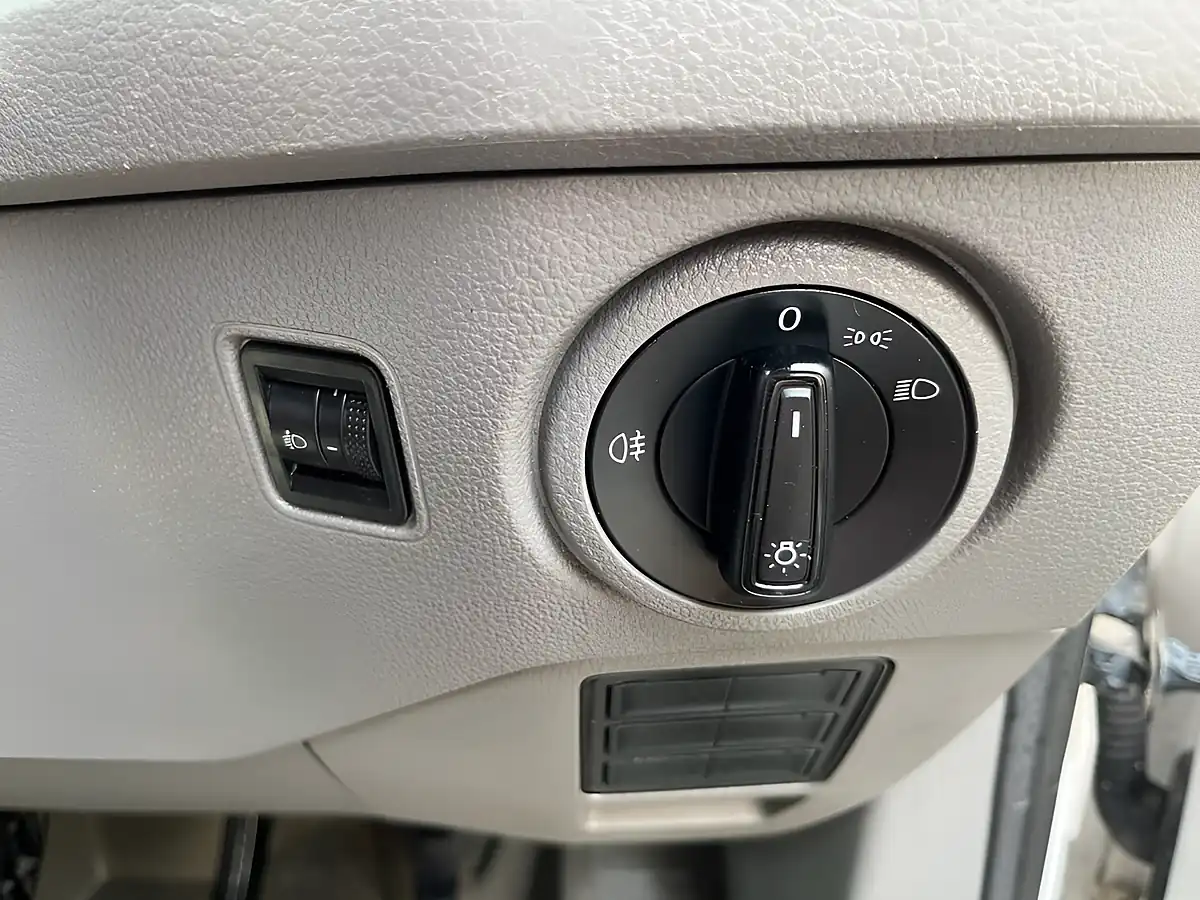 Used 2018 Volkswagen Crafter Startline White - Interior and Exterior details 15