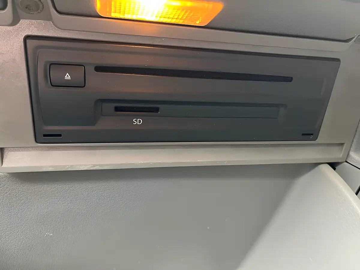Used 2018 Volkswagen Crafter Startline White - Interior and Exterior details 16