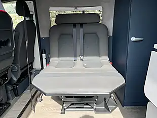 Used 2018 Volkswagen Crafter Startline White - Interior and Exterior details 19