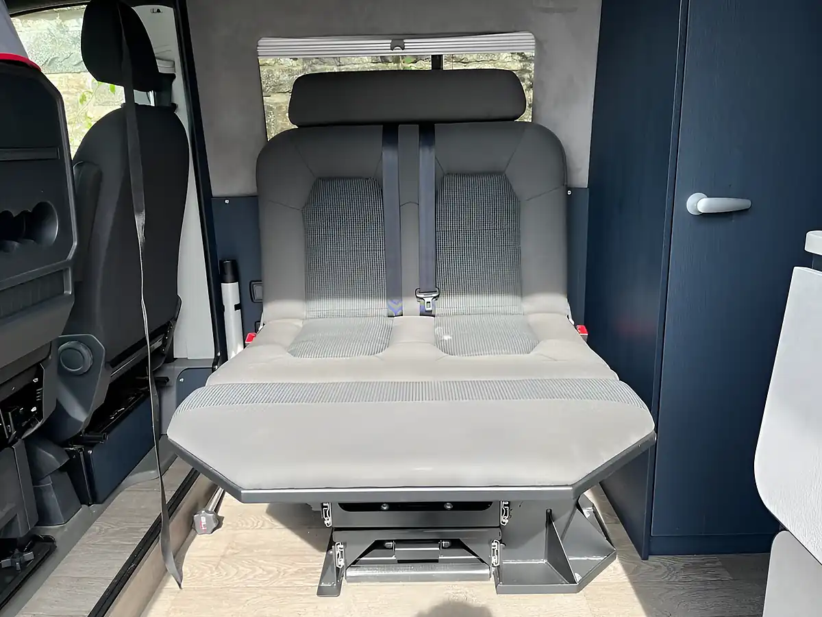 Used 2018 Volkswagen Crafter Startline White - Interior and Exterior details 19