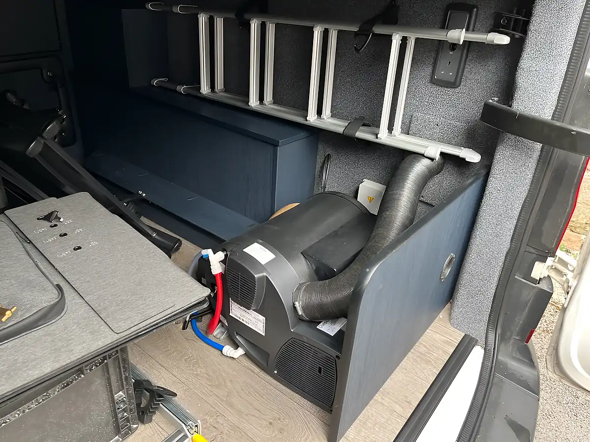 Used 2018 Volkswagen Crafter Startline White - Interior and Exterior details 9