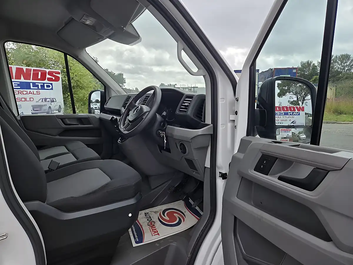 Used 2018 Volkswagen Crafter Startline White - Interior and Exterior details 11