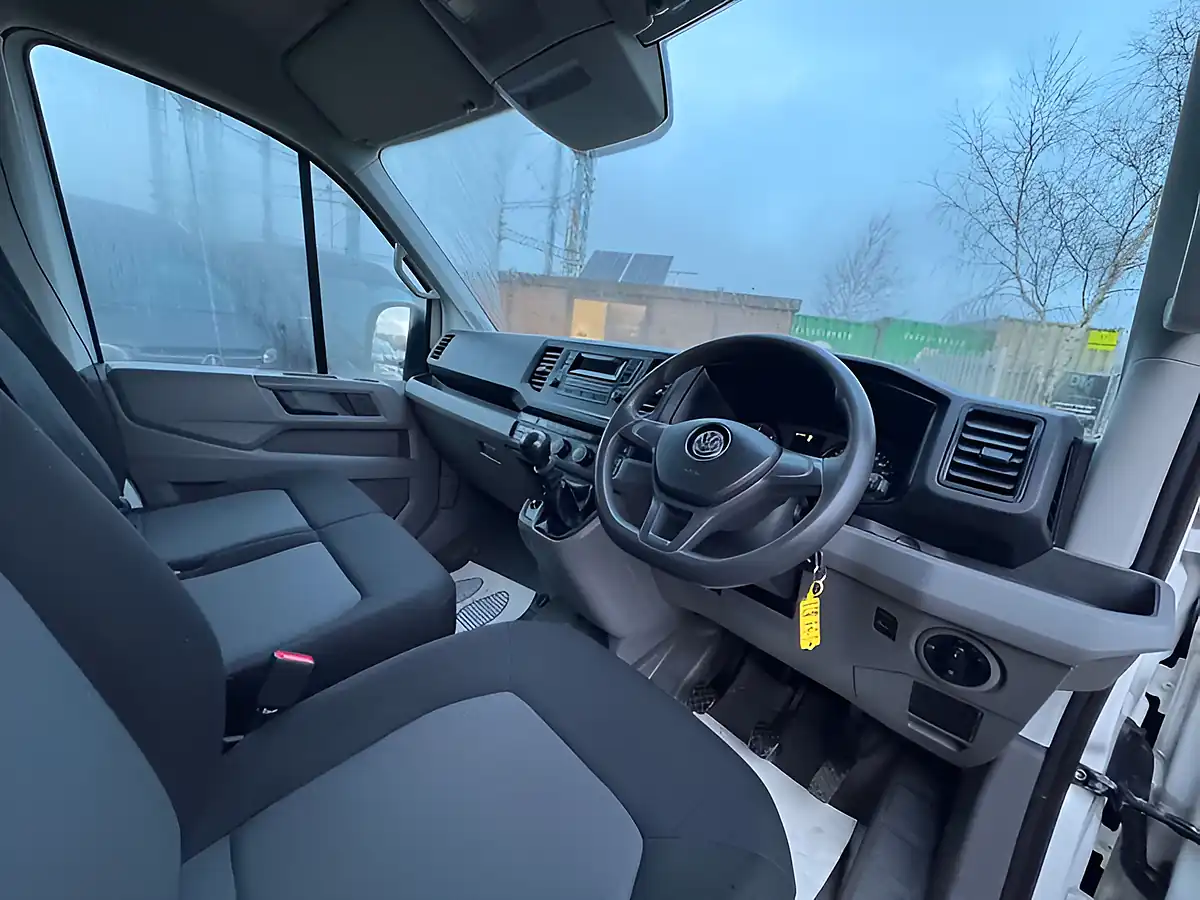 Used 2018 Volkswagen Crafter Startline White - Interior and Exterior details 10