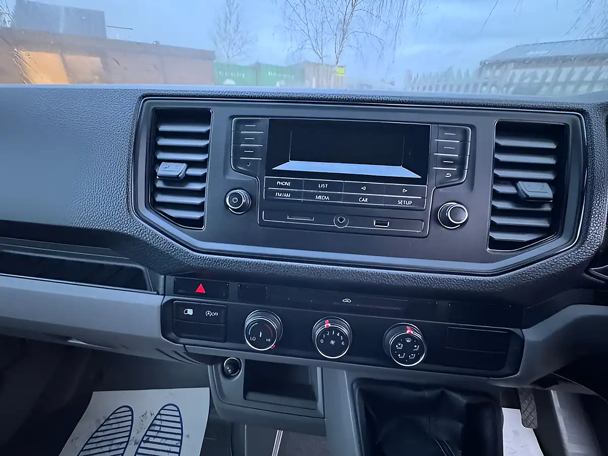 Used 2018 Volkswagen Crafter Startline White - Interior and Exterior details 12