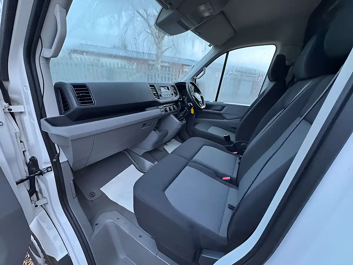 Used 2018 Volkswagen Crafter Startline White - Interior and Exterior details 14