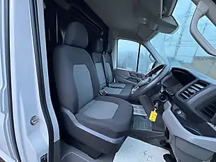 Used 2018 Volkswagen Crafter Startline White - Interior and Exterior details 9
