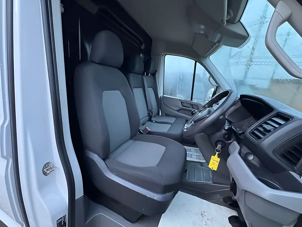 Used 2018 Volkswagen Crafter Startline White - Interior and Exterior details 9