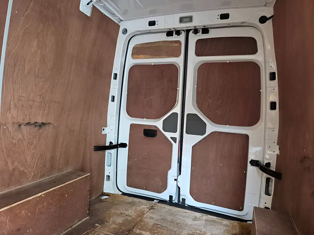 Used 2018 Volkswagen Crafter Startline White - Interior and Exterior details 15