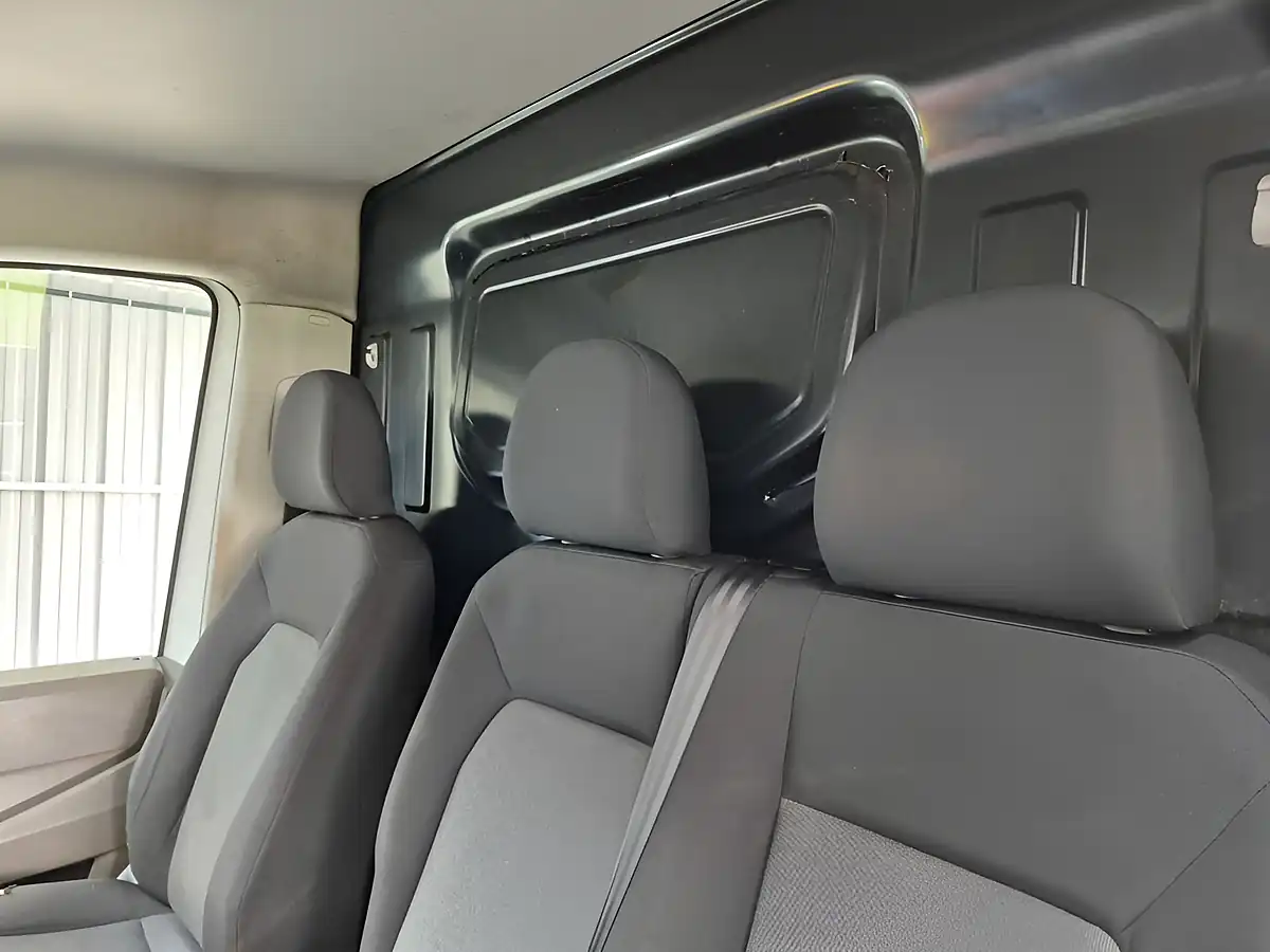 Used 2018 Volkswagen Crafter Startline White - Interior and Exterior details 17