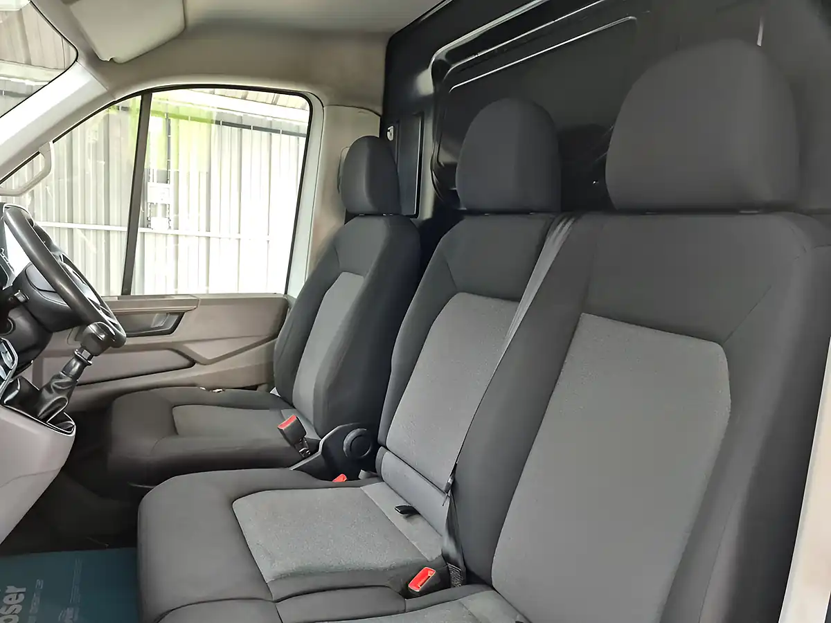 Used 2018 Volkswagen Crafter Startline White - Interior and Exterior details 18