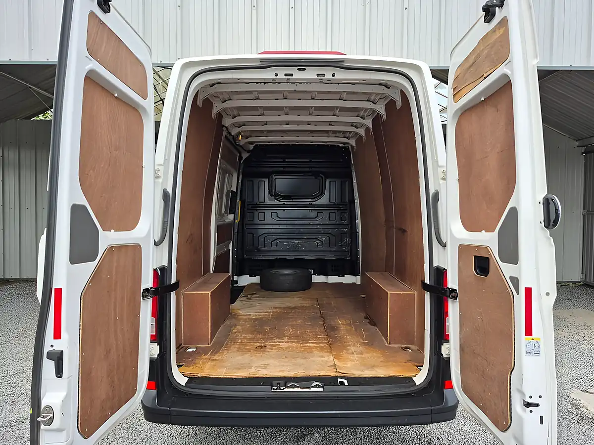 Used 2018 Volkswagen Crafter Startline White - Interior and Exterior details 9