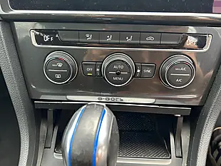 Used 2018 Volkswagen E-Golf Auto Black - Interior and Exterior details 12