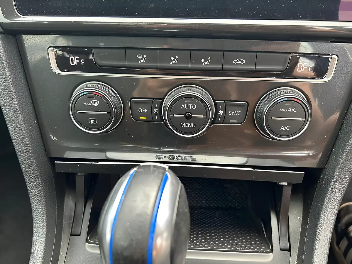 Used 2018 Volkswagen E-Golf Auto Black - Interior and Exterior details 12