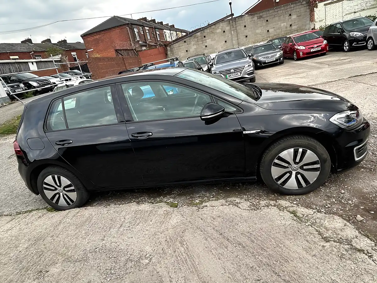 Used 2018 Volkswagen E-Golf Auto Black - Interior and Exterior details 7