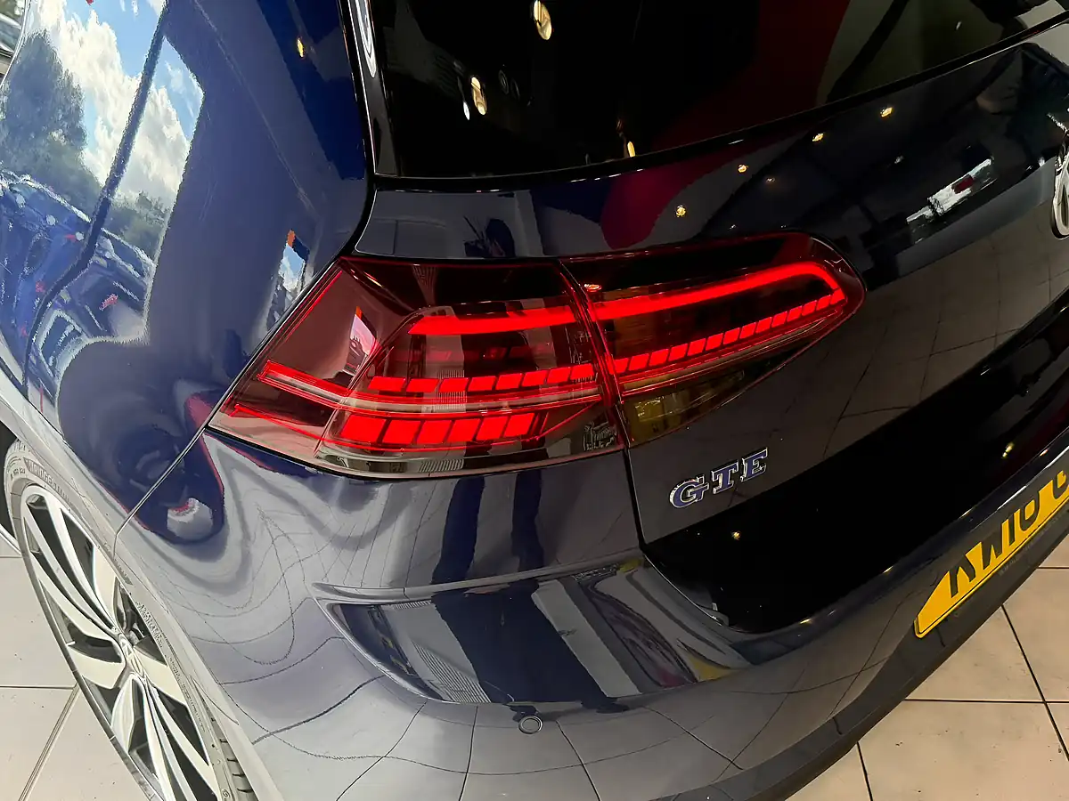 Used 2018 Volkswagen Golf Advance Blue - Interior and Exterior details 11