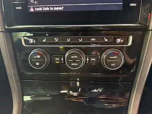 Used 2018 Volkswagen Golf Advance Blue - Interior and Exterior details 16