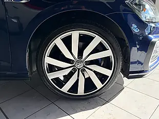 Used 2018 Volkswagen Golf Advance Blue - Interior and Exterior details 19