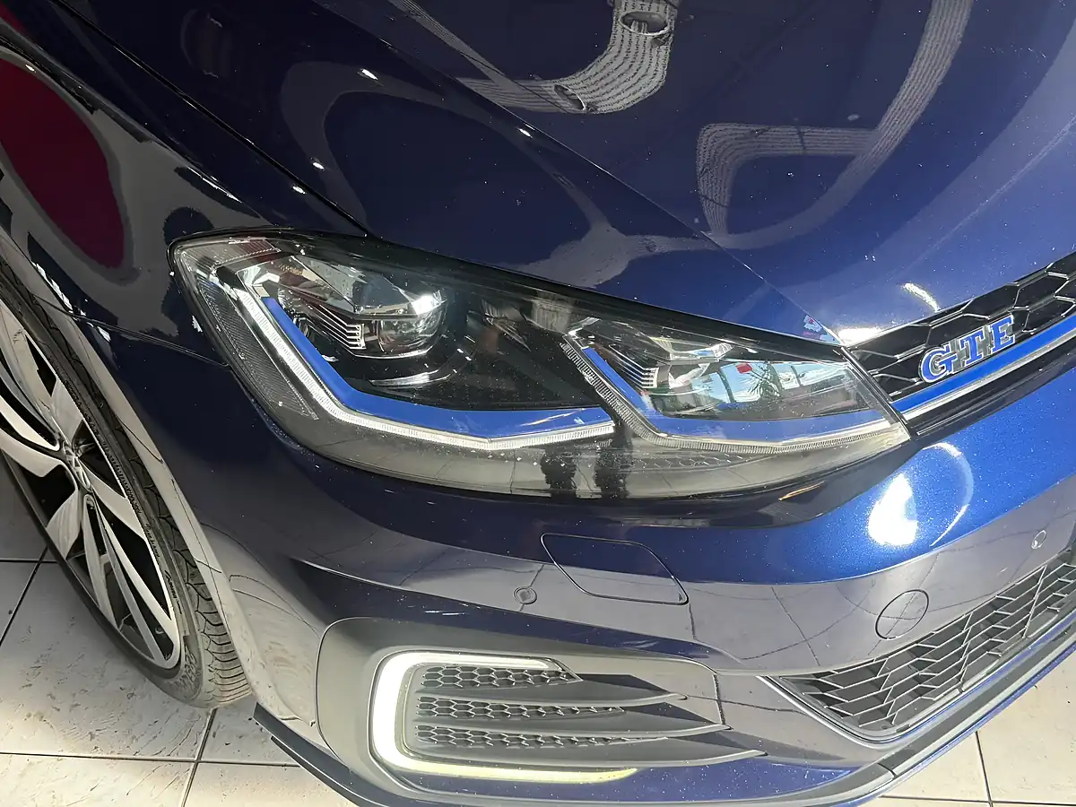 Used 2018 Volkswagen Golf Advance Blue - Interior and Exterior details 3