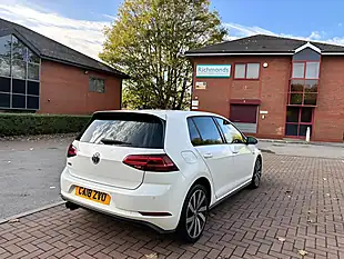 Used 2018 Volkswagen Golf Advance White - Interior and Exterior details 11