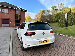 Used 2018 Volkswagen Golf Advance White - Interior and Exterior details 13