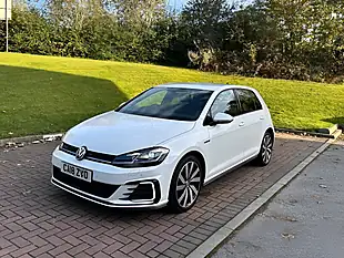 Used 2018 Volkswagen Golf Advance White - Interior and Exterior details 7