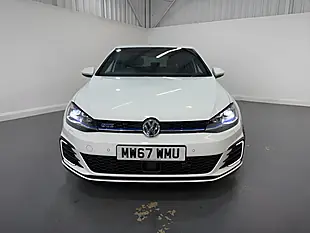 Used 2018 Volkswagen Golf Advance White - Interior and Exterior details 2