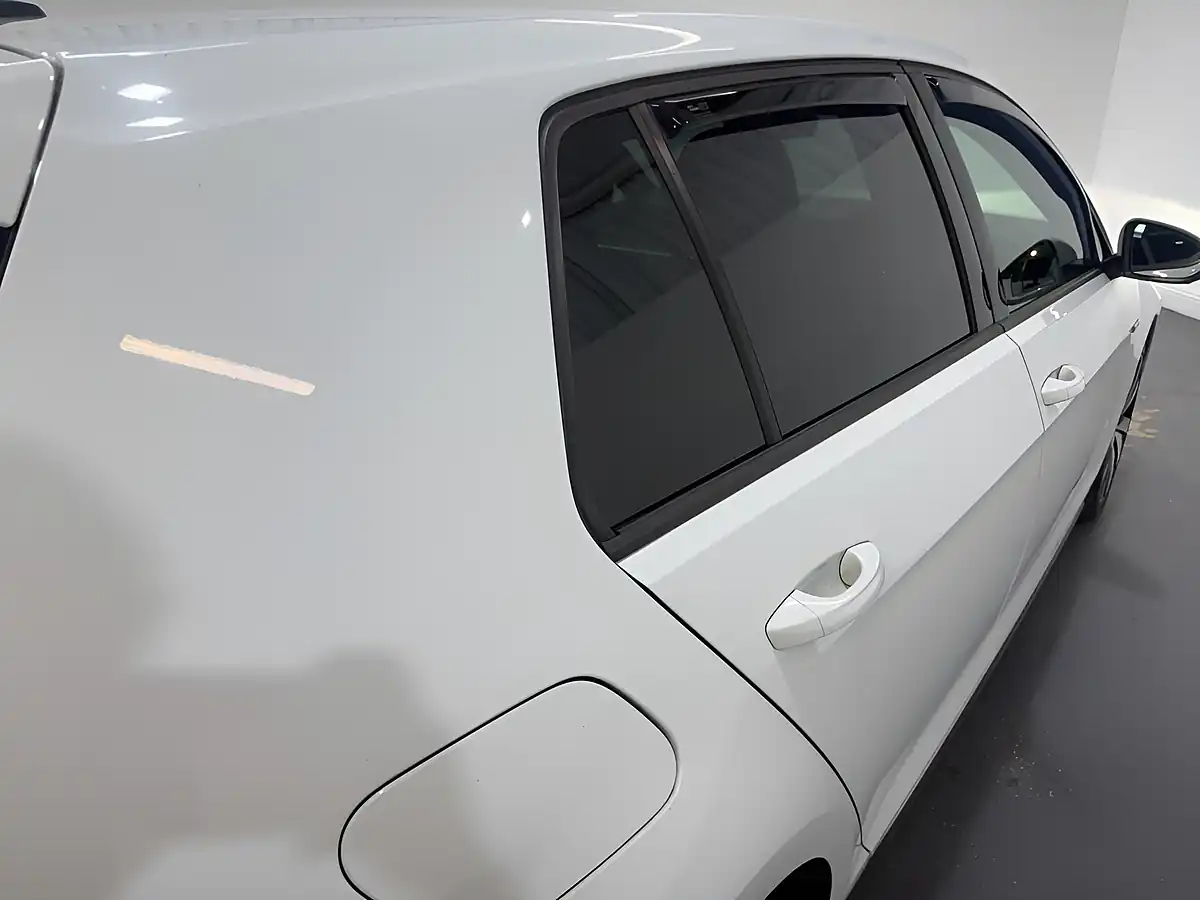 Used 2018 Volkswagen Golf Advance White - Interior and Exterior details 7