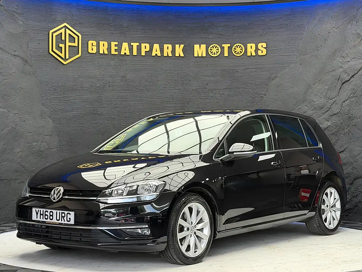 Used 2018 Volkswagen Golf GT Black - Front View