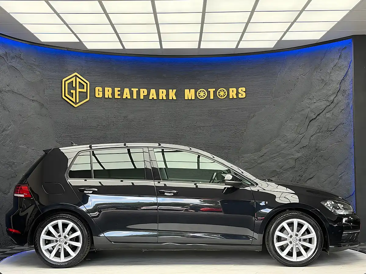 Used 2018 Volkswagen Golf GT Black - Interior and Exterior details 4