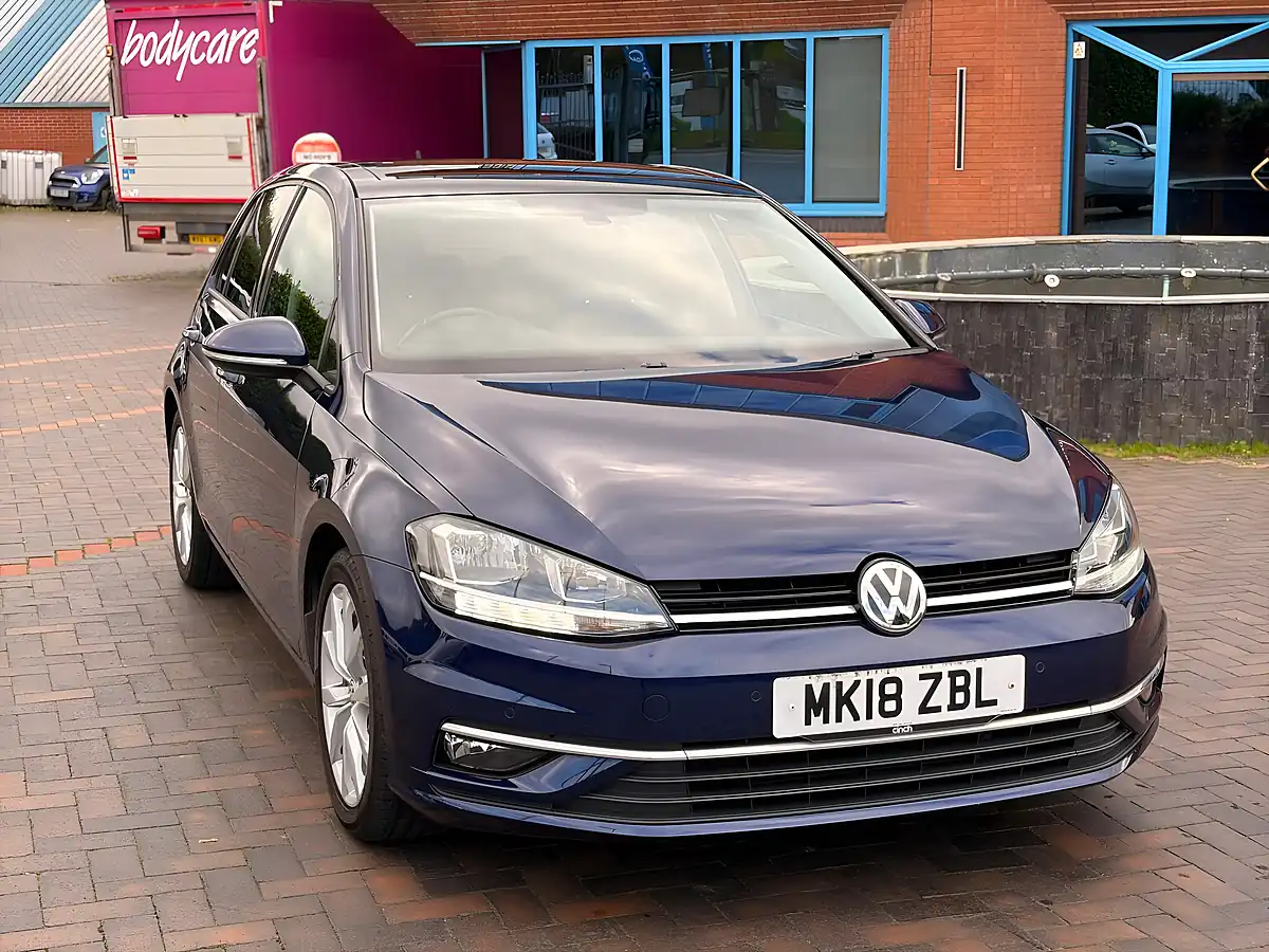 Used 2018 Volkswagen Golf GT Blue - Interior and Exterior details 11