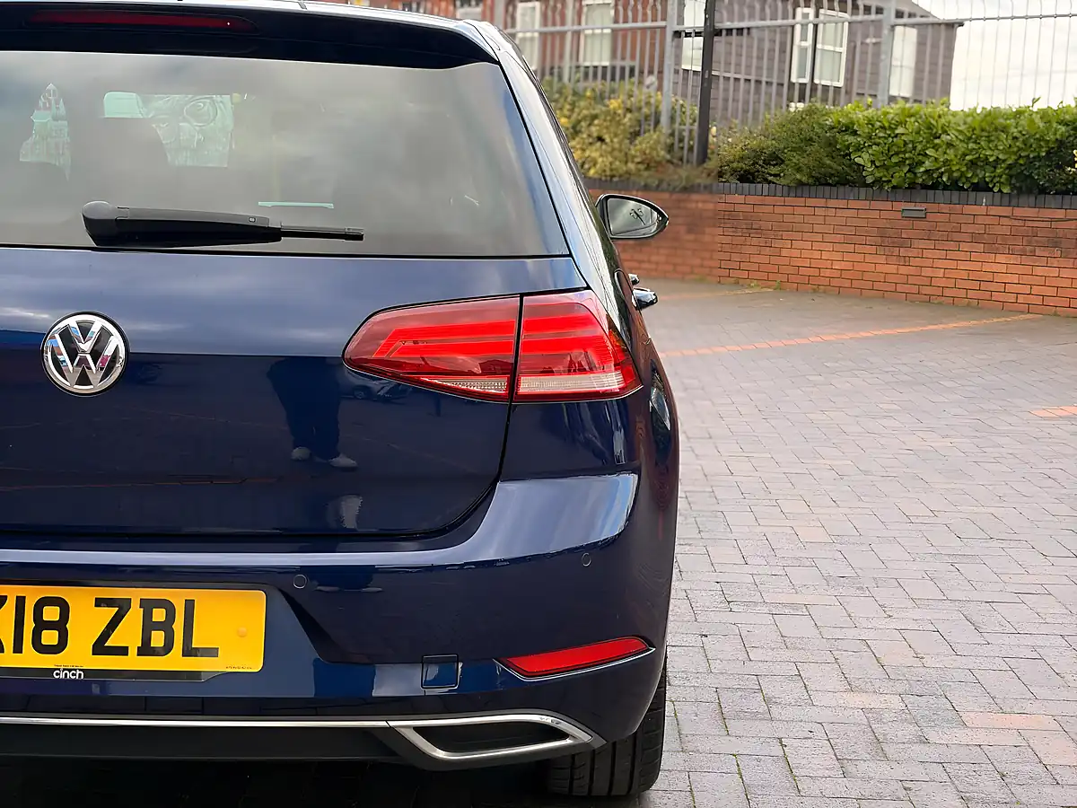 Used 2018 Volkswagen Golf GT Blue - Interior and Exterior details 13