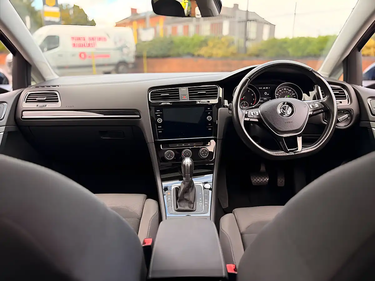Used 2018 Volkswagen Golf GT Blue - Interior and Exterior details 15