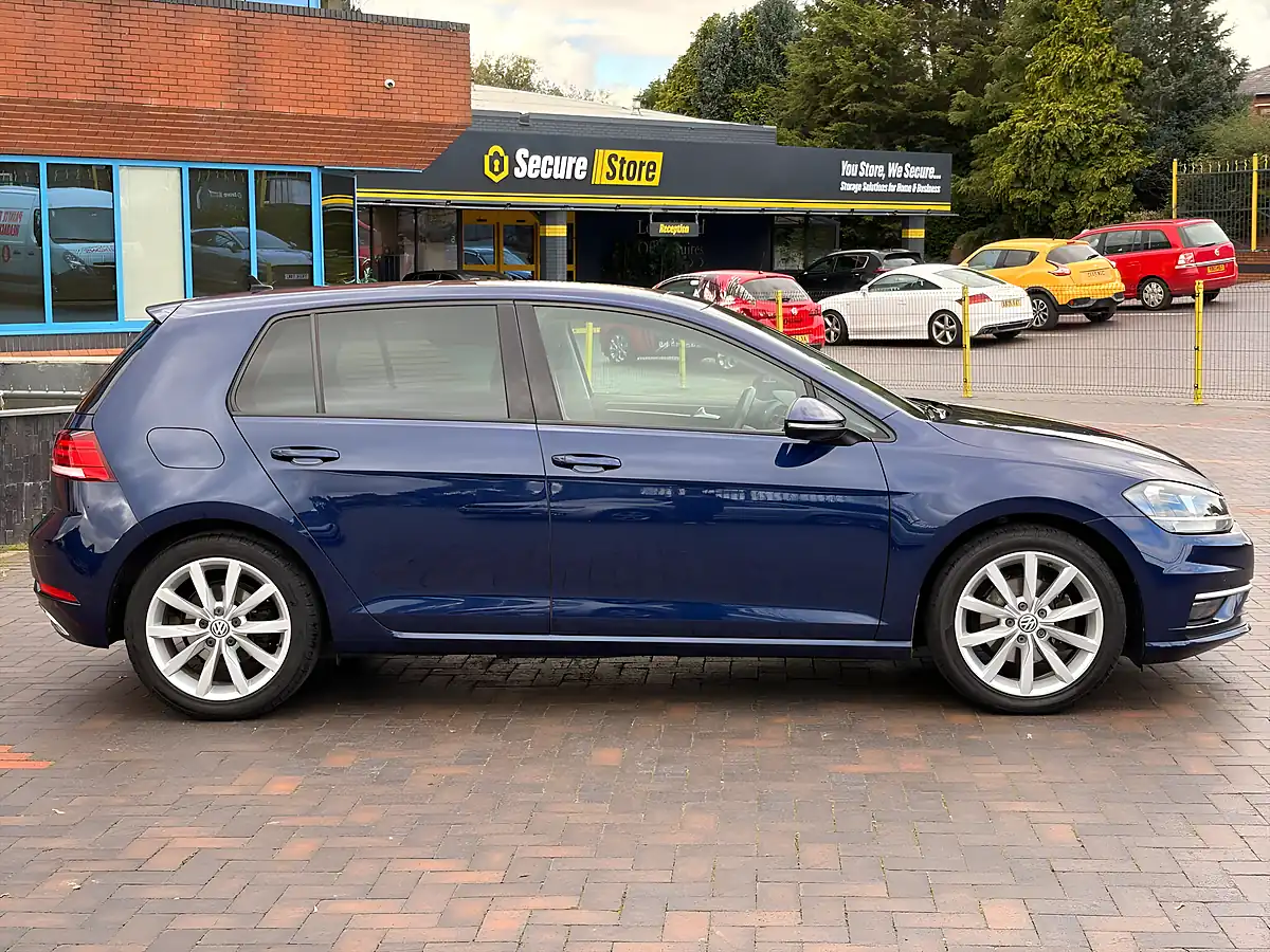 Used 2018 Volkswagen Golf GT Blue - Interior and Exterior details 5