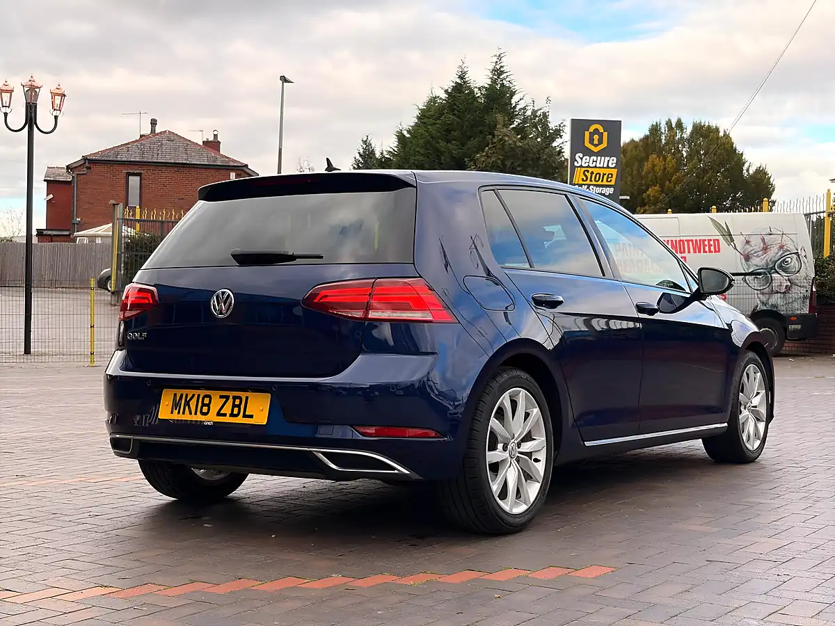 Used 2018 Volkswagen Golf GT Blue - Interior and Exterior details 6