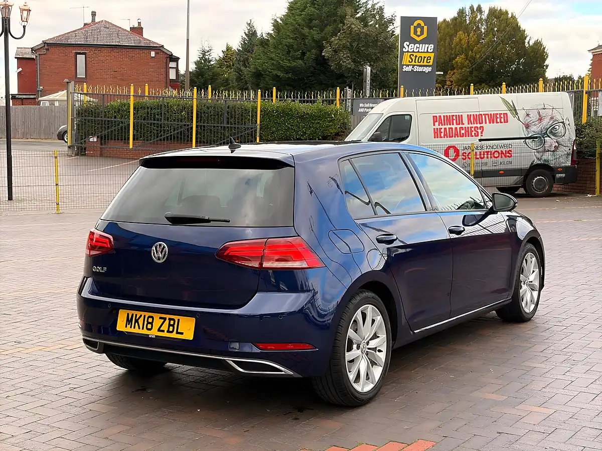 Used 2018 Volkswagen Golf GT Blue - Interior and Exterior details 7