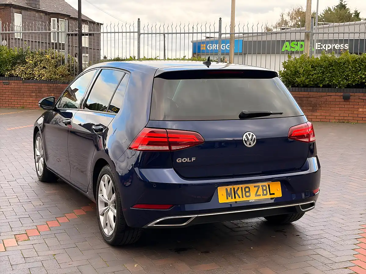 Used 2018 Volkswagen Golf GT Blue - Interior and Exterior details 9