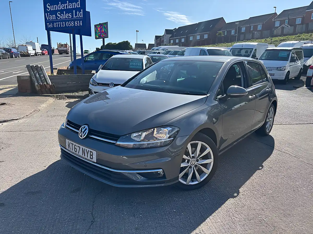 Used 2018 Volkswagen Golf GT Grey - Front View
