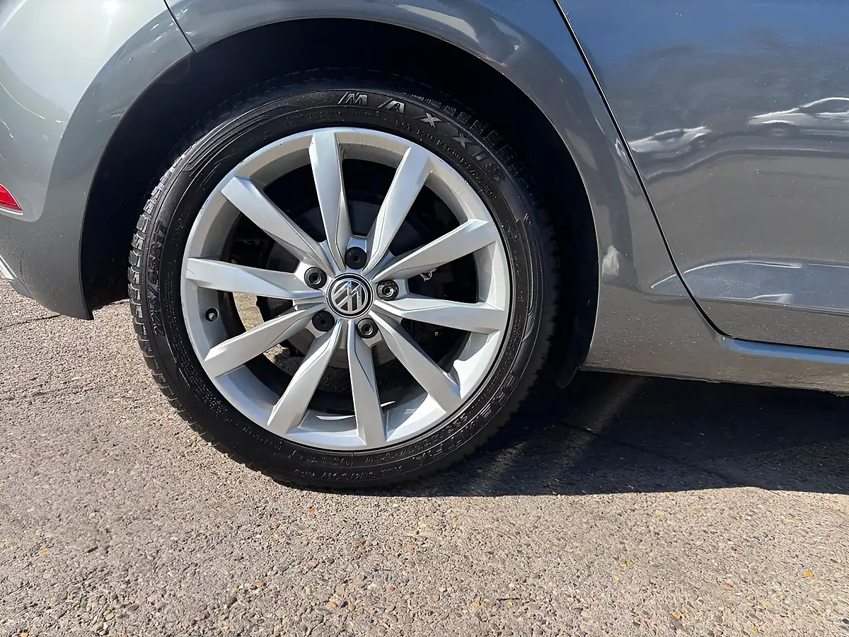 Used 2018 Volkswagen Golf GT Grey - Interior and Exterior details 11
