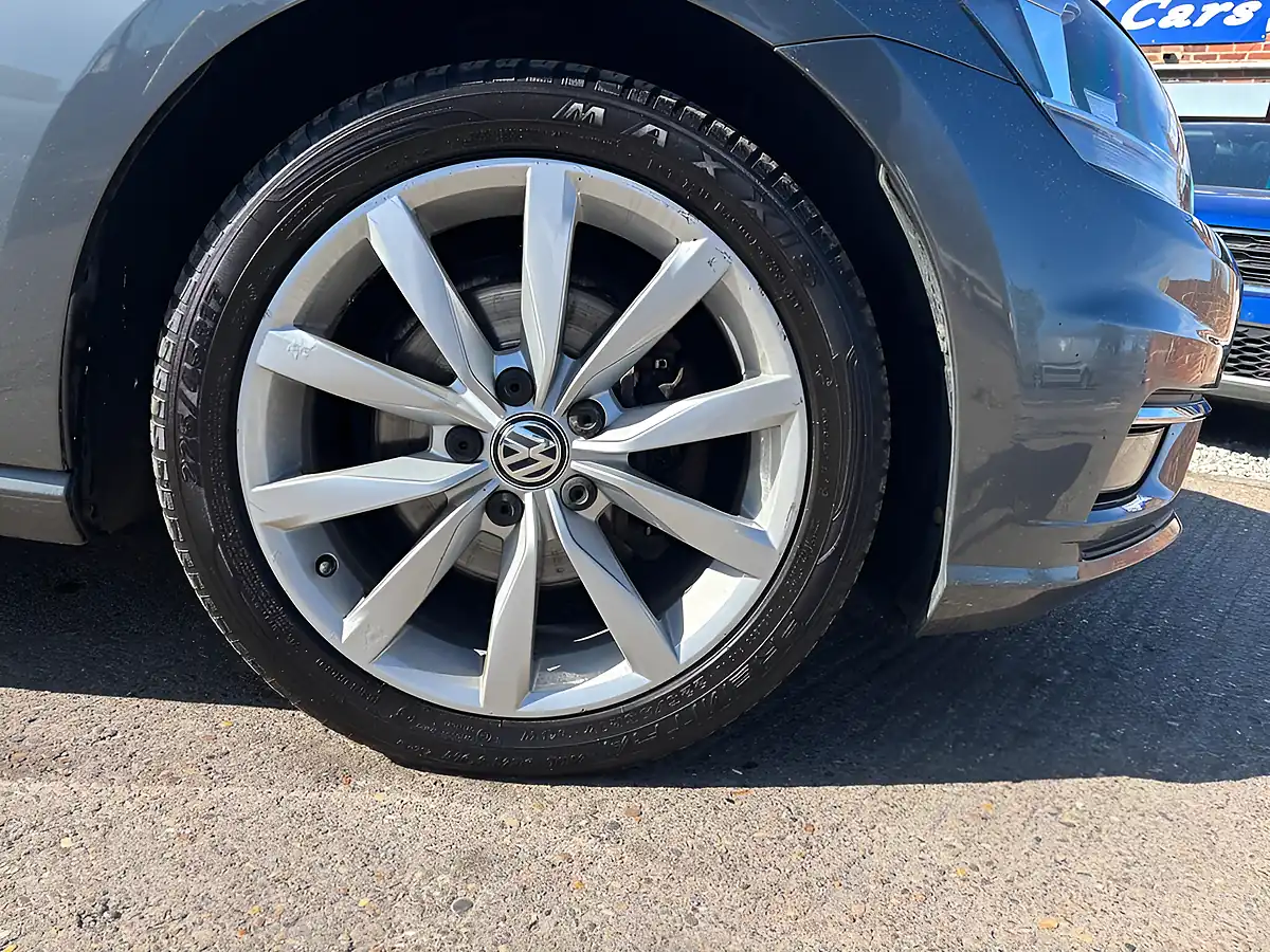 Used 2018 Volkswagen Golf GT Grey - Interior and Exterior details 12