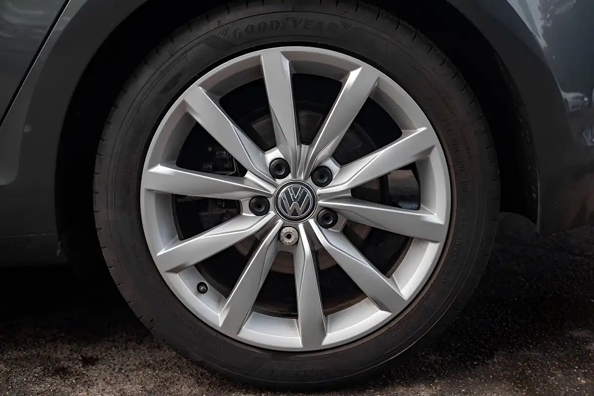 Used 2018 Volkswagen Golf GT Indium Grey - Interior and Exterior details 12