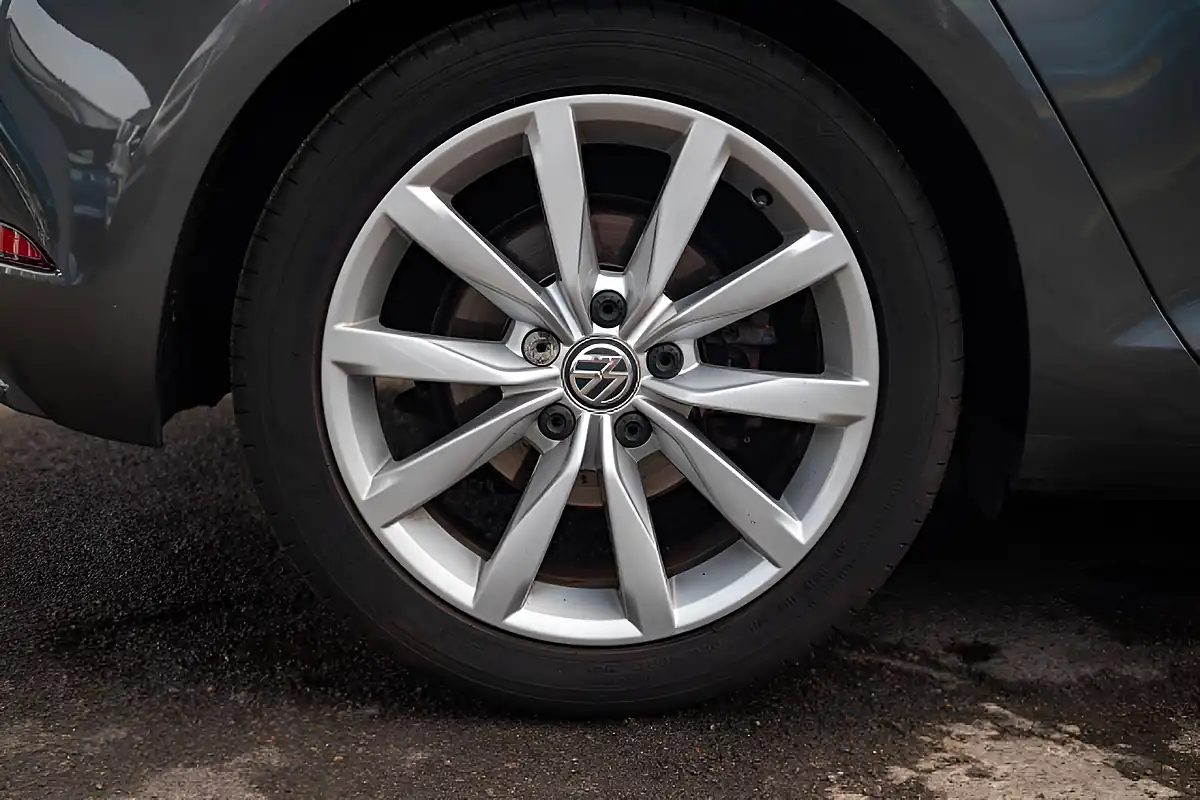 Used 2018 Volkswagen Golf GT Indium Grey - Interior and Exterior details 13