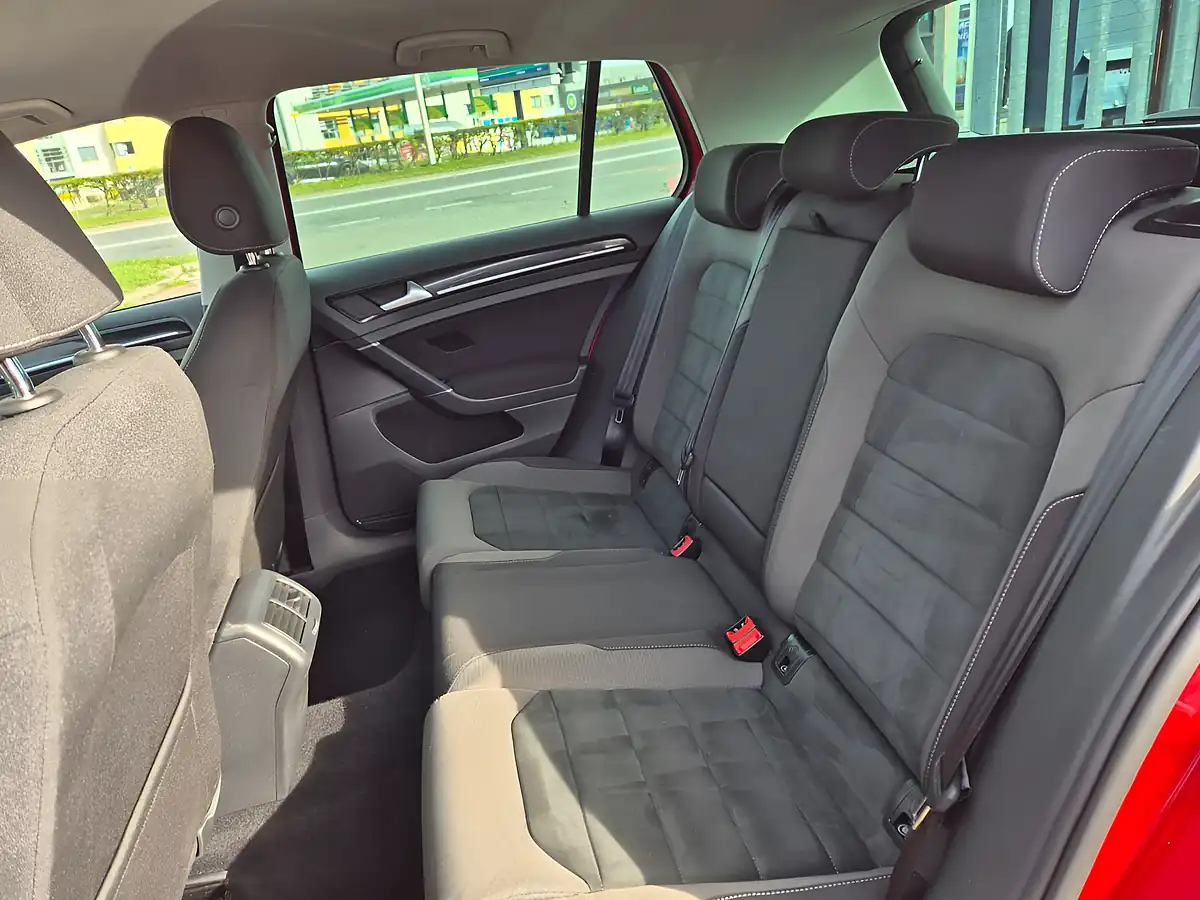 Used 2018 Volkswagen Golf GT Red - Interior and Exterior details 16