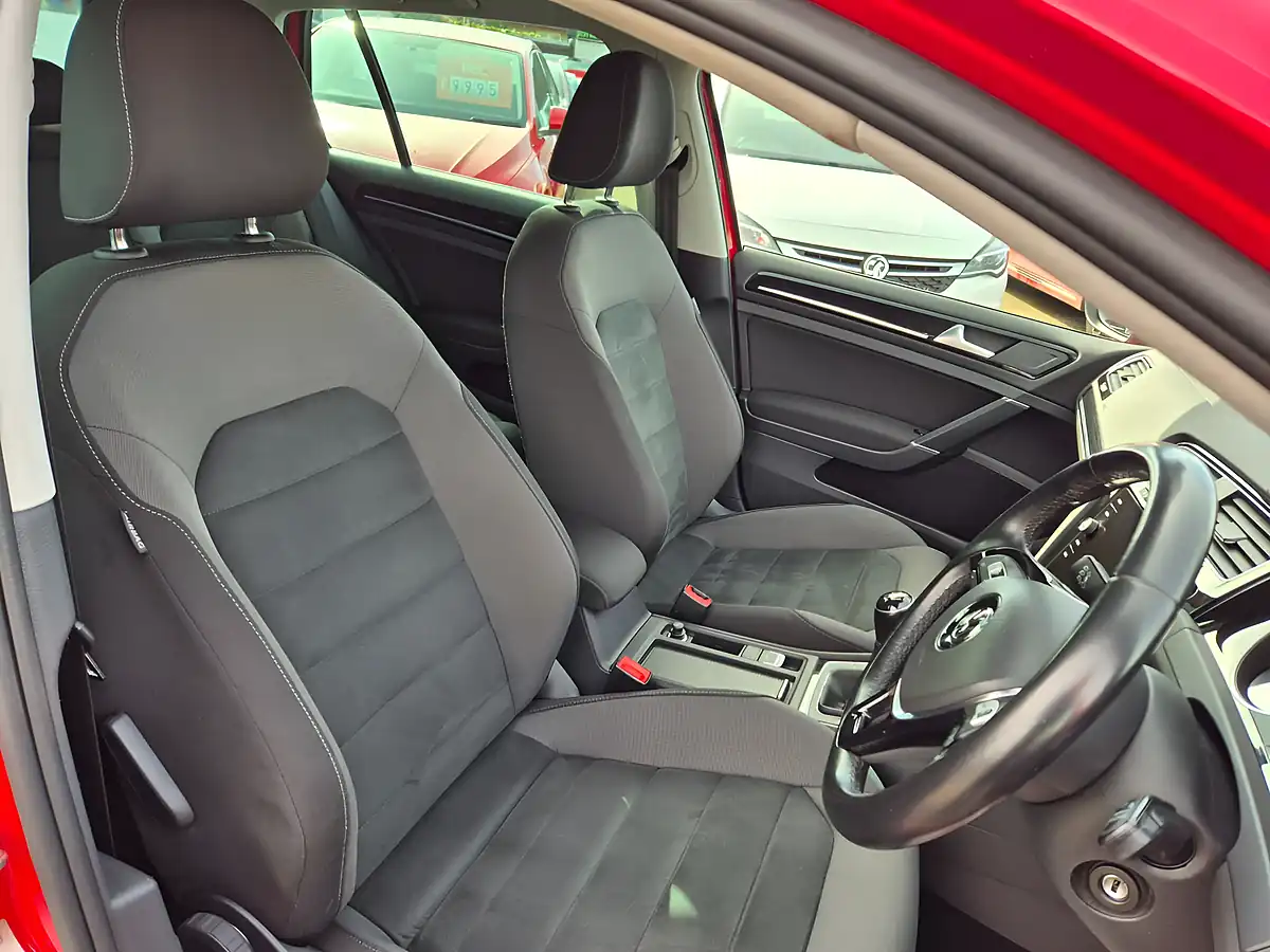 Used 2018 Volkswagen Golf GT Red - Interior and Exterior details 7
