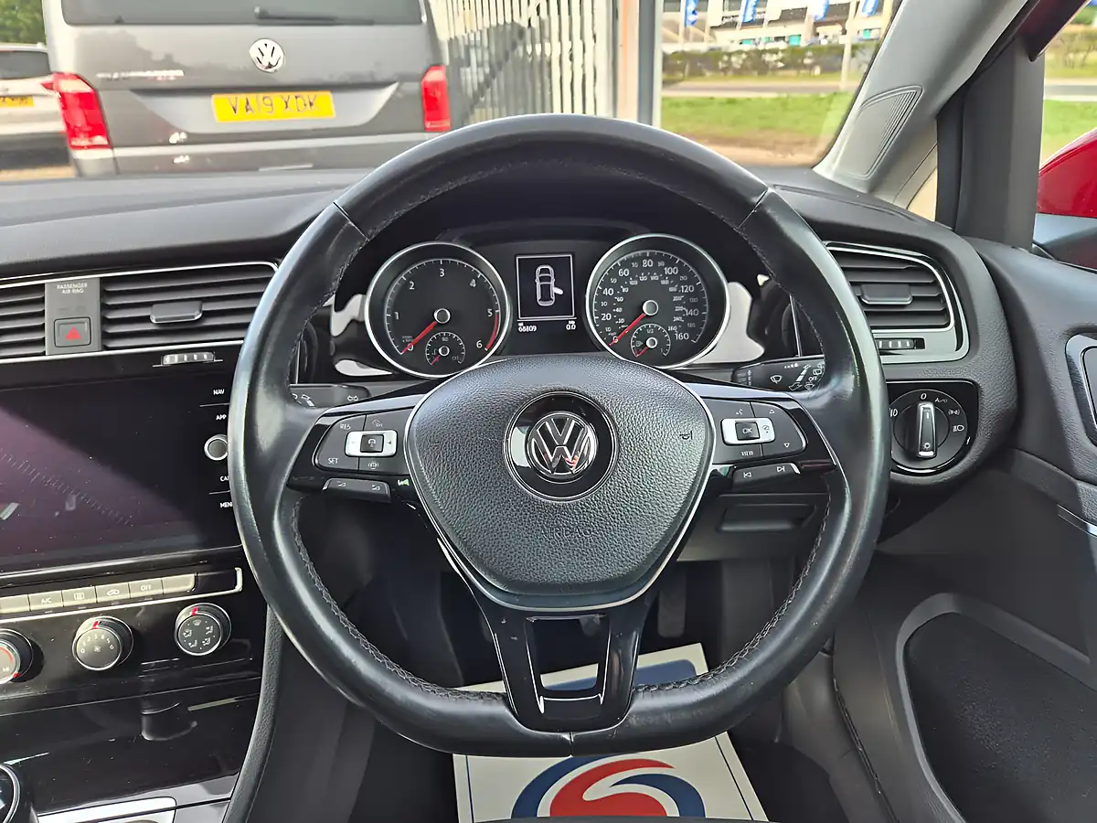 Used 2018 Volkswagen Golf GT Red - Interior and Exterior details 9