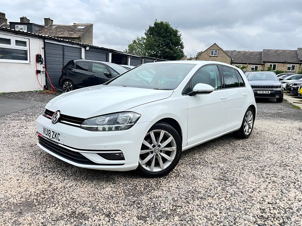 Used 2018 Volkswagen Golf GT White - Interior and Exterior details 5