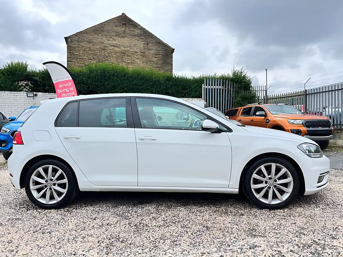 Used 2018 Volkswagen Golf GT White - Interior and Exterior details 6