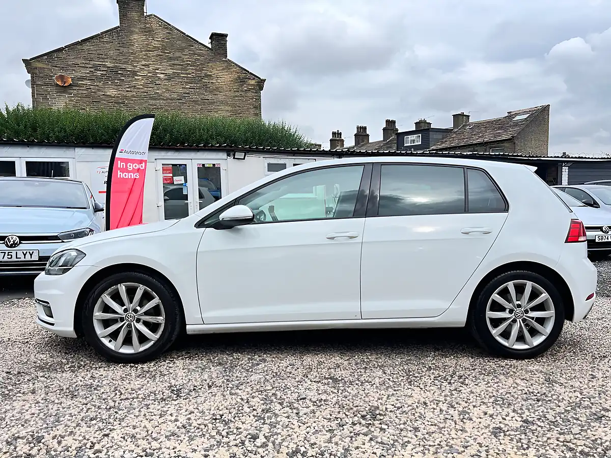 Used 2018 Volkswagen Golf GT White - Interior and Exterior details 7