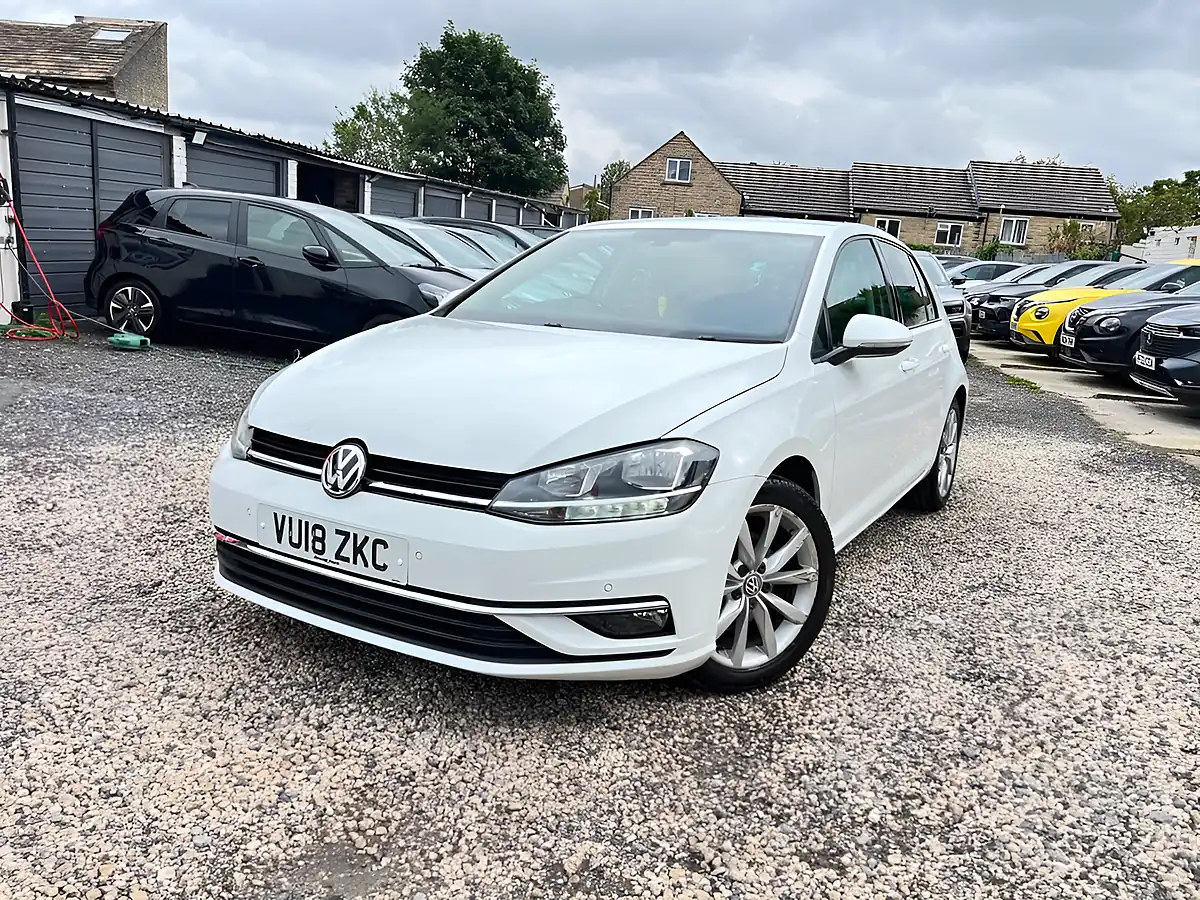 Used 2018 Volkswagen Golf GT White - Interior and Exterior details 9