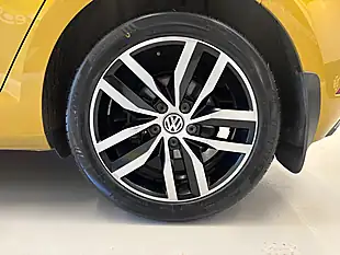 Used 2018 Volkswagen Golf GT Yellow - Interior and Exterior details 11